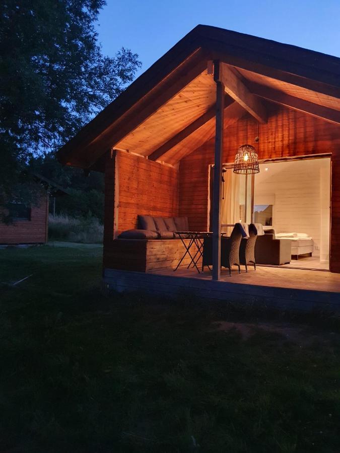 トメリラ Skogsbaeckens Stugby Abヴィラ エクステリア 写真
